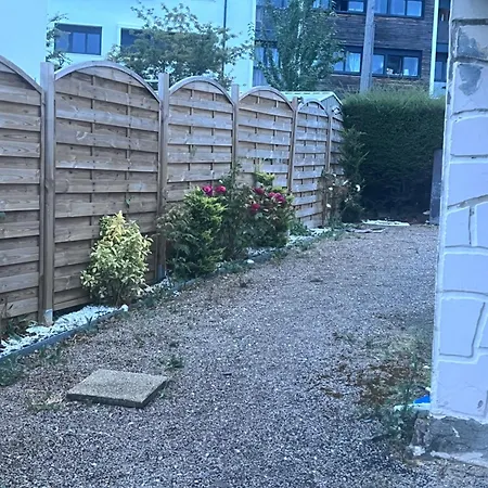 Le Deauville تروفيي سور مير